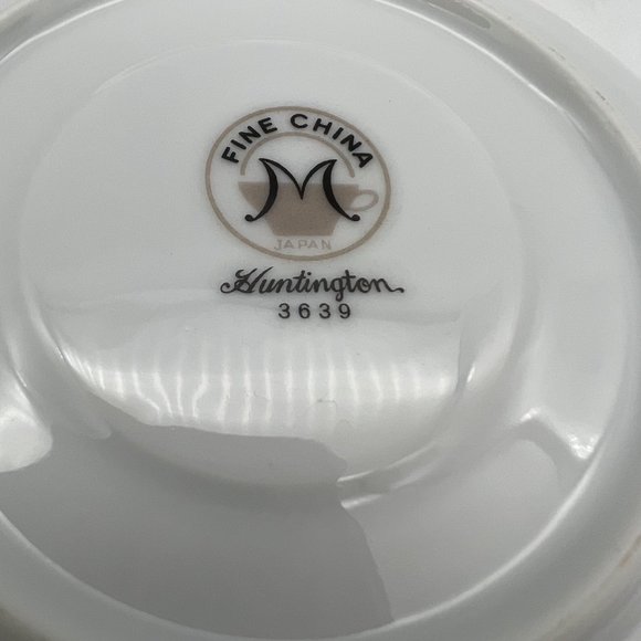 Fine China of Japan Huntington Footed Cup & Saucer White Flowers Platinum Trim - Picture 8 of 8